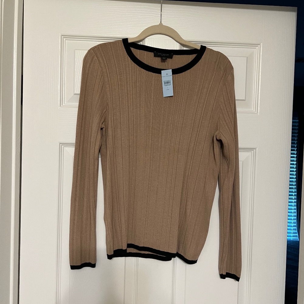 NWT Ann Taylor Ribbed Crew Neck Sweater | Tan with Black Trim - Size Petite L